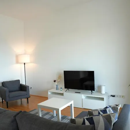 Privates In Westberlin - Jomi Apartment